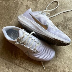 Nike Pegasus Women’s Size 9
